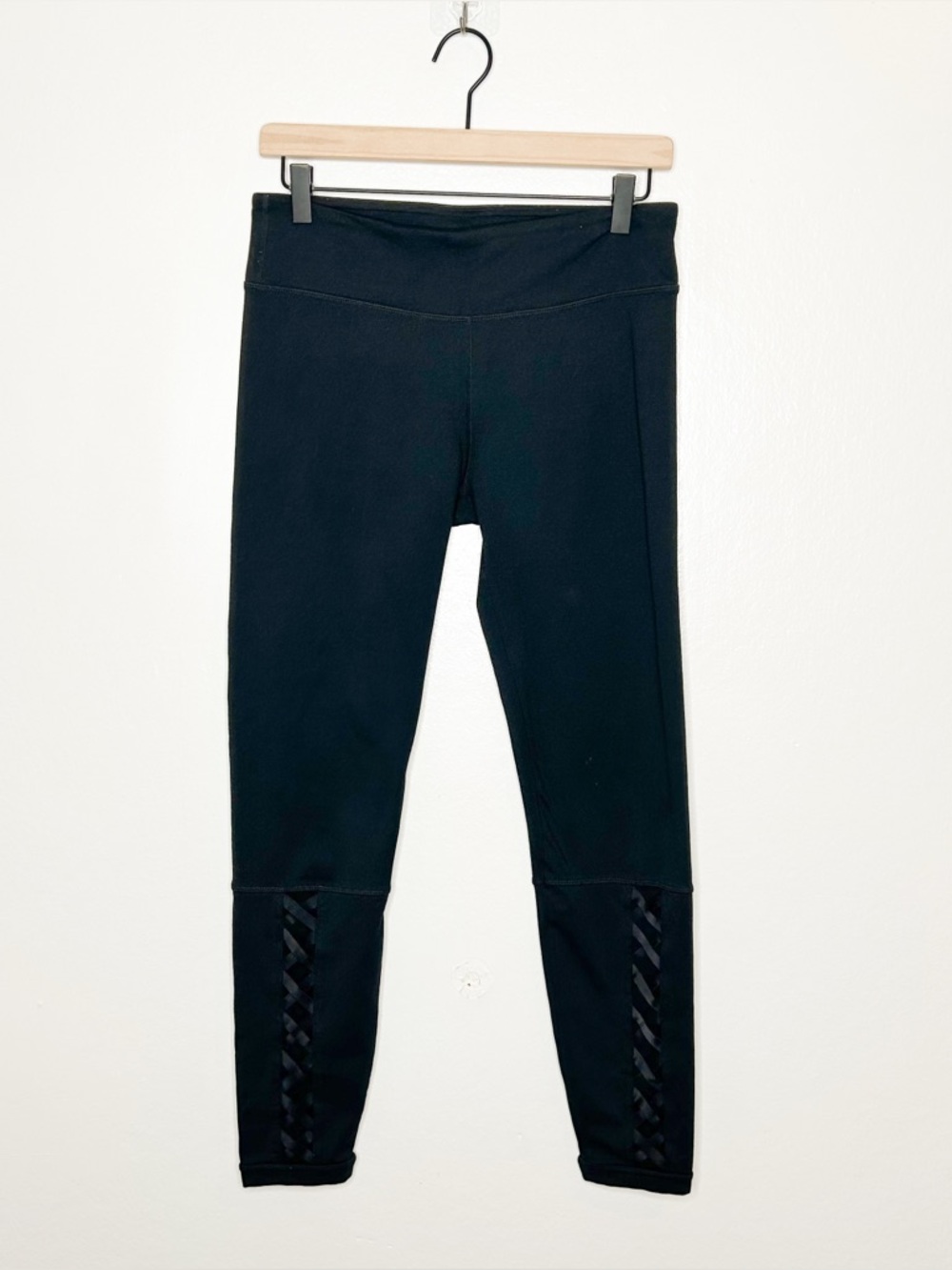 Fabletics Womens Lace Up Front Crisscross Black Athletic Leggings Medium M - Picture 2 of 6